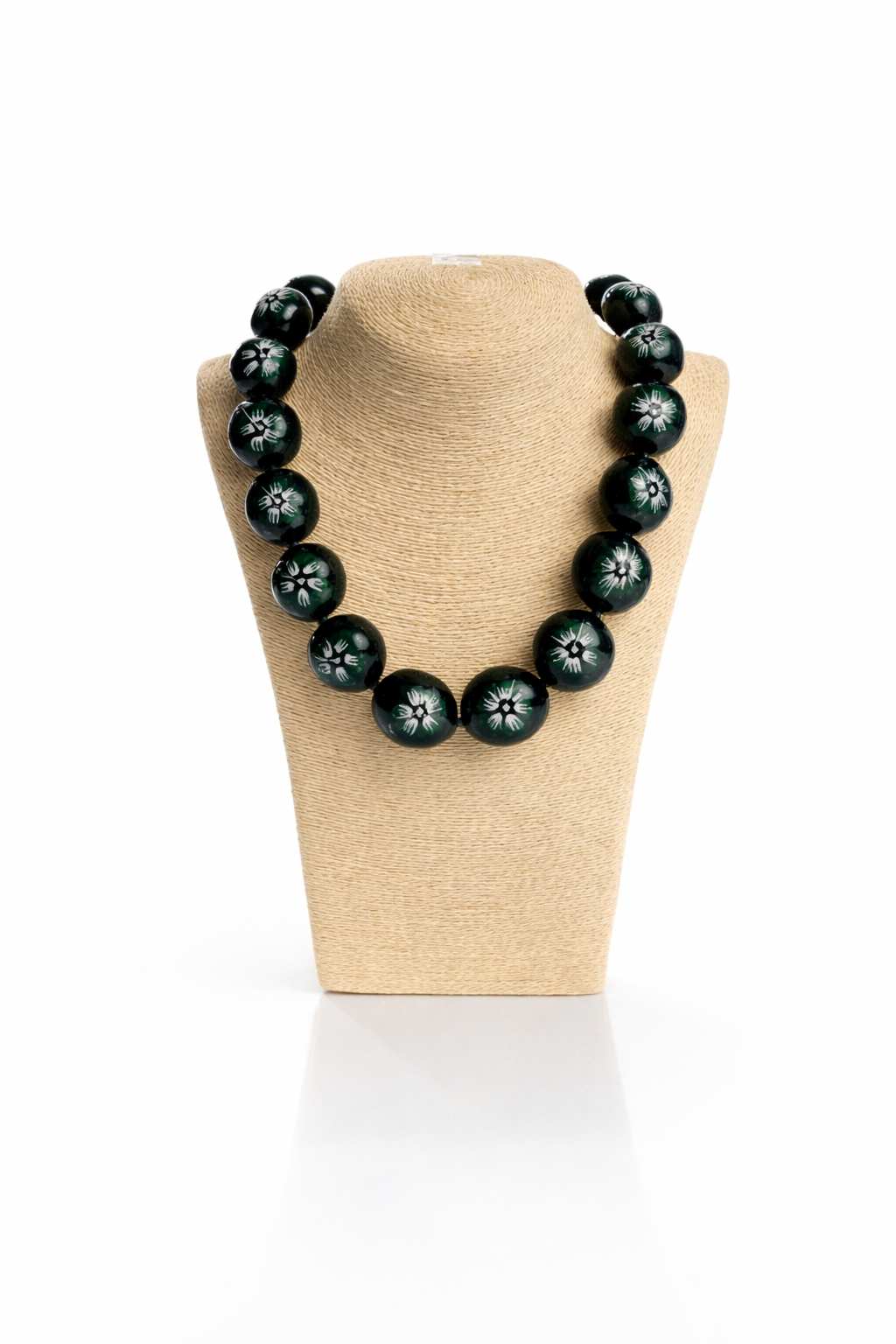 COCONUT SHELL NECKLACE