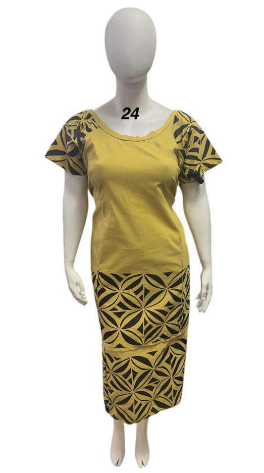 PEAR GREEN & BLACK FLORAL ROUND NECK PULETASI - SIZE 24