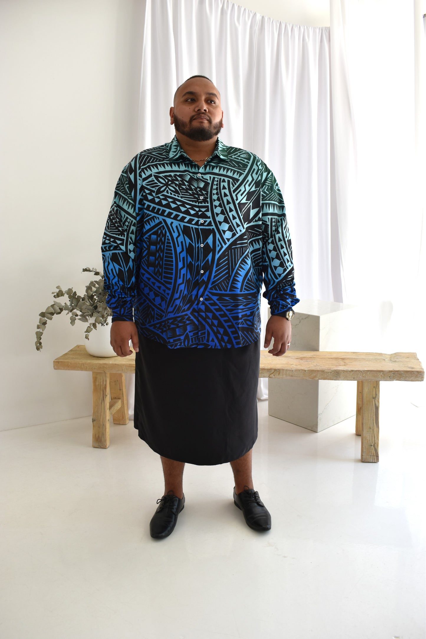 TAMA MEN'S LONG SLEEVED COLLARED SHIRT - OMBRE BLUE