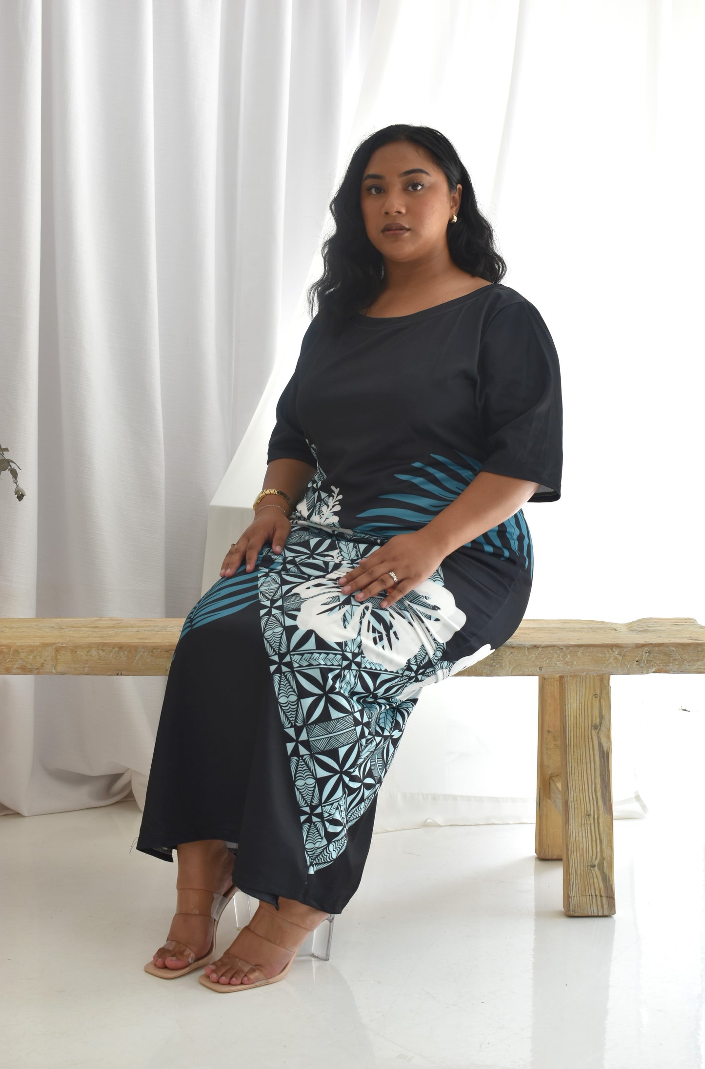 JASMINE PULETASI - TWO PIECE OUTFIT - BLACK & BLUE