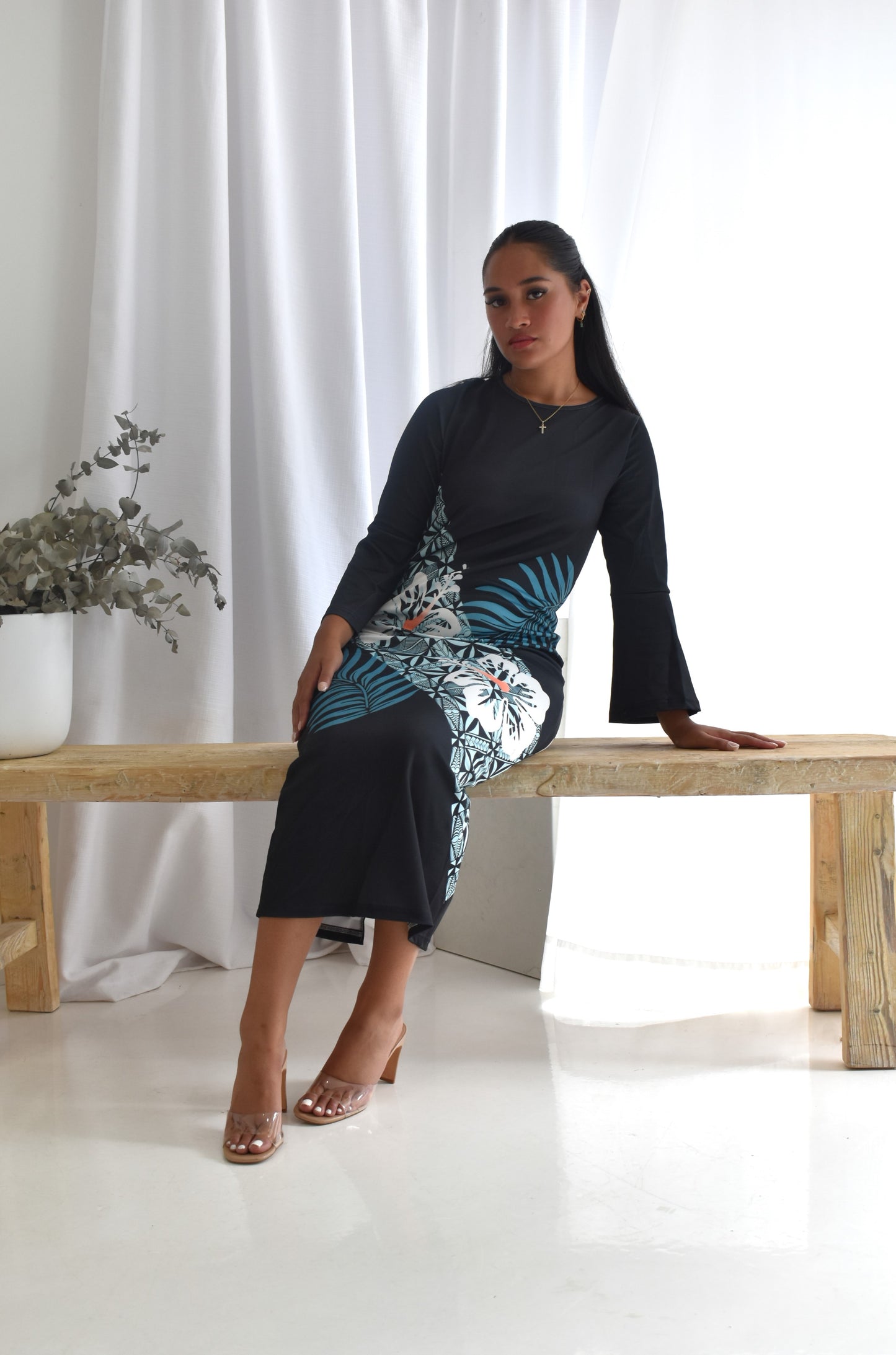 JASMINE DRESS - FLARED LONG SLEEVE DRESS - BLACK & BLUE