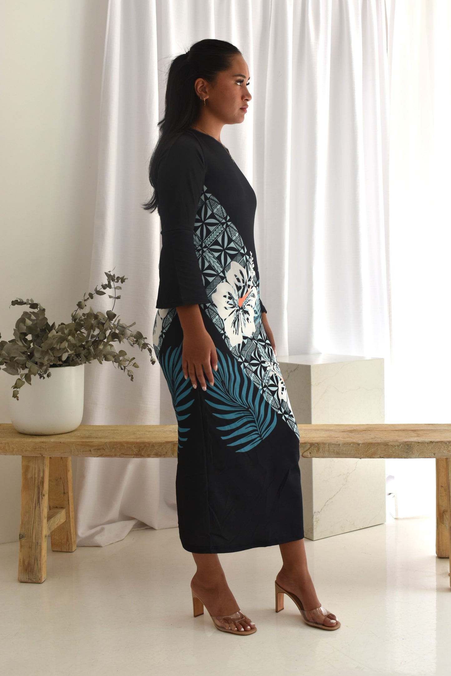 JASMINE DRESS - FLARED LONG SLEEVE DRESS - BLACK & BLUE