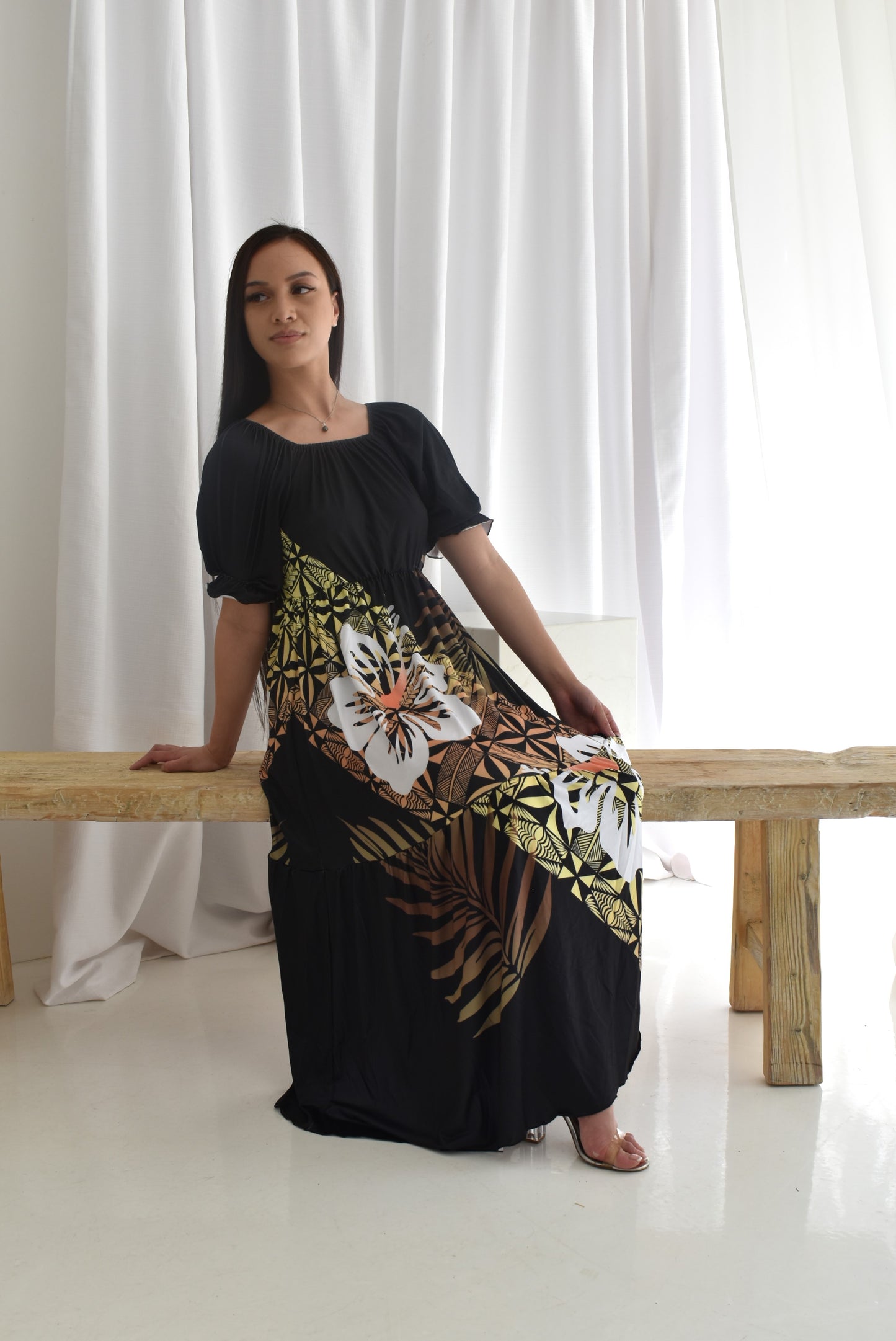 (PRE-ORDER) TANIA FLOWY MAXI DRESS - BLACK & GOLD