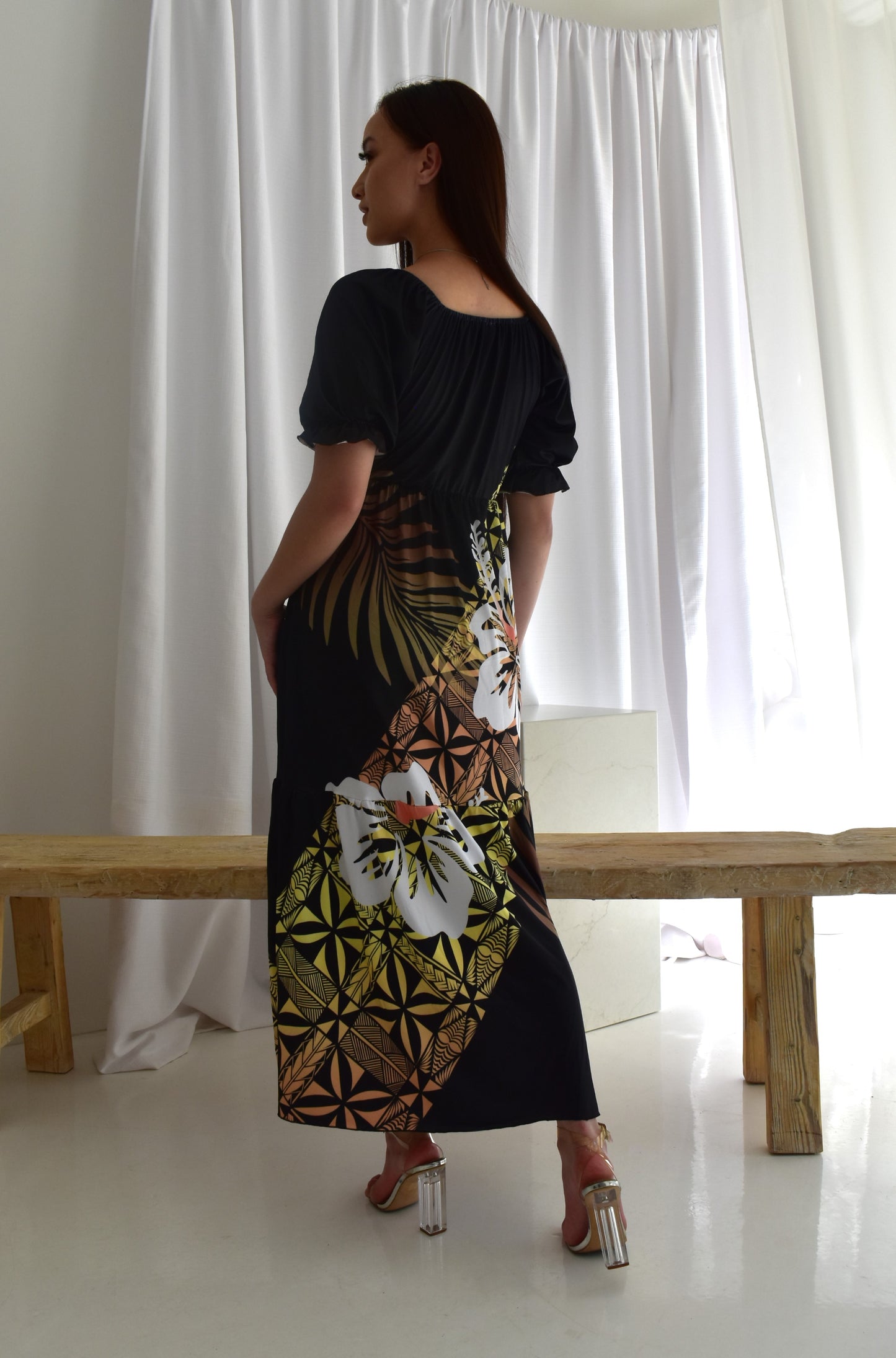 (PRE-ORDER) TANIA FLOWY MAXI DRESS - BLACK & GOLD