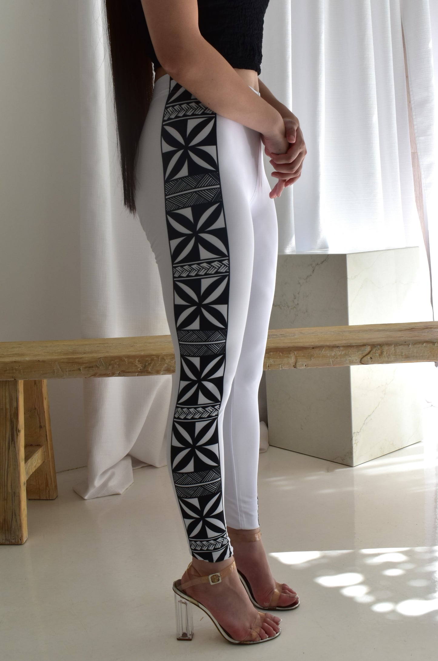 PRINTED SPANDEX LEGGINGS - WHITE & BLACK