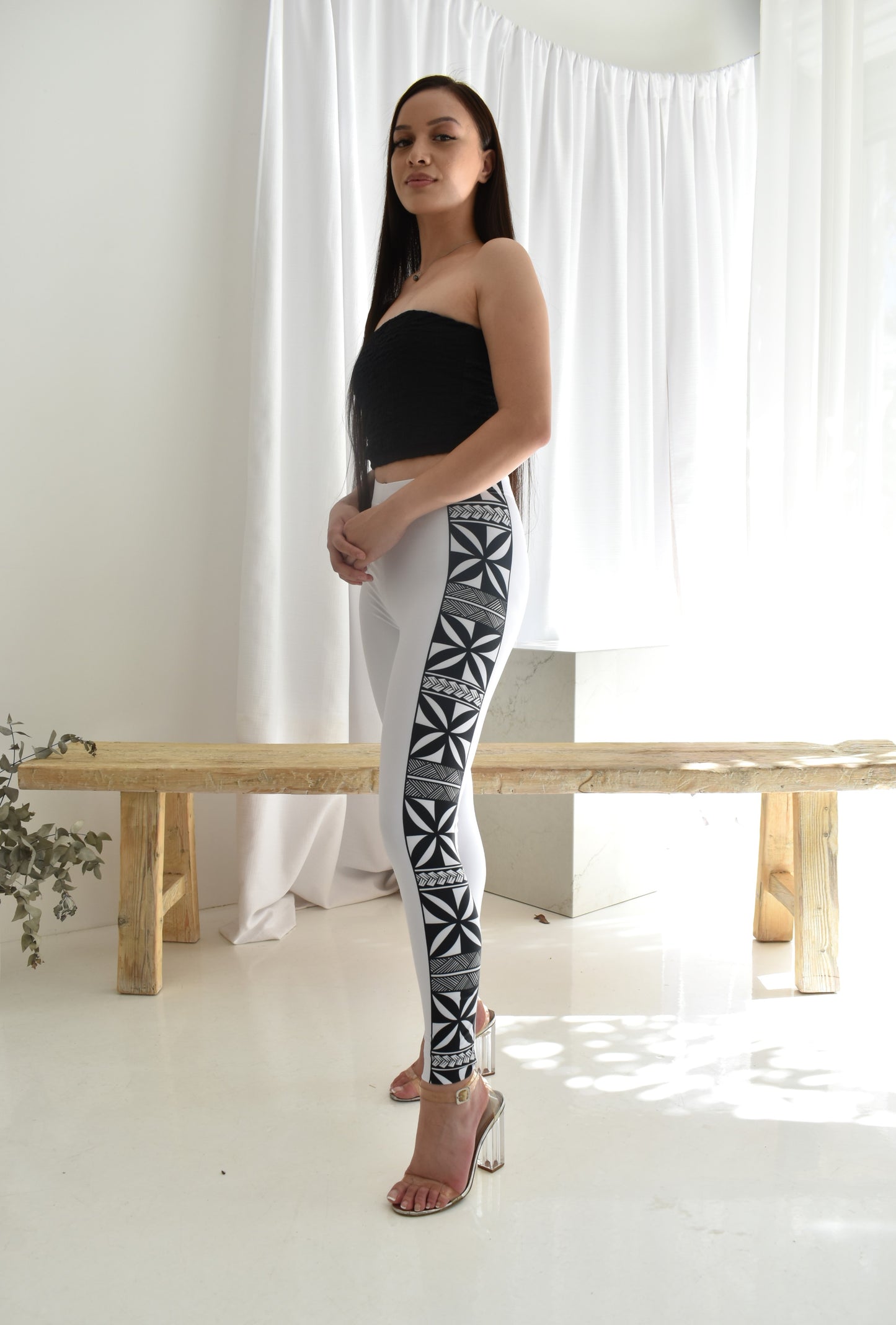 PRINTED SPANDEX LEGGINGS - WHITE & BLACK