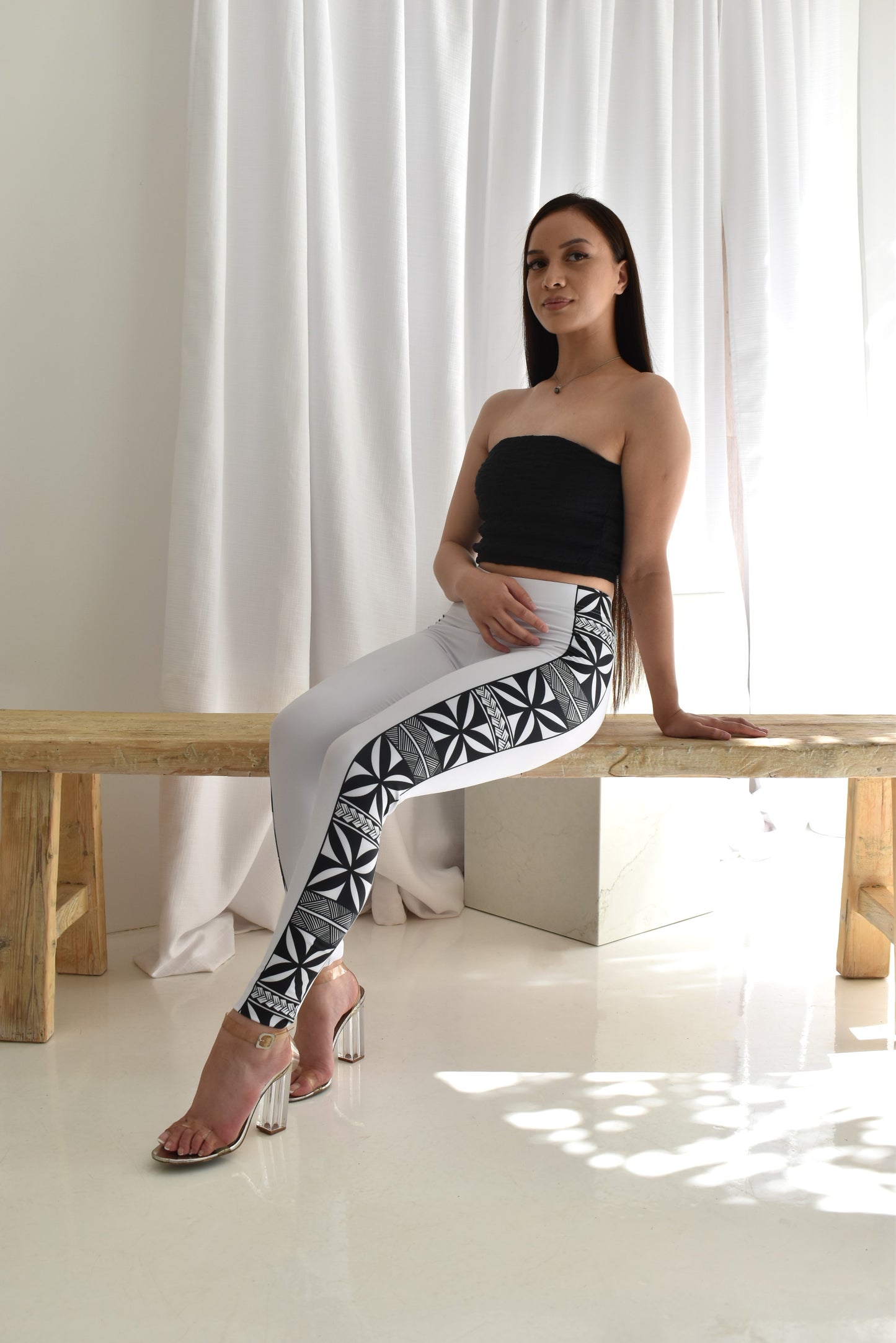 PRINTED SPANDEX LEGGINGS - WHITE & BLACK