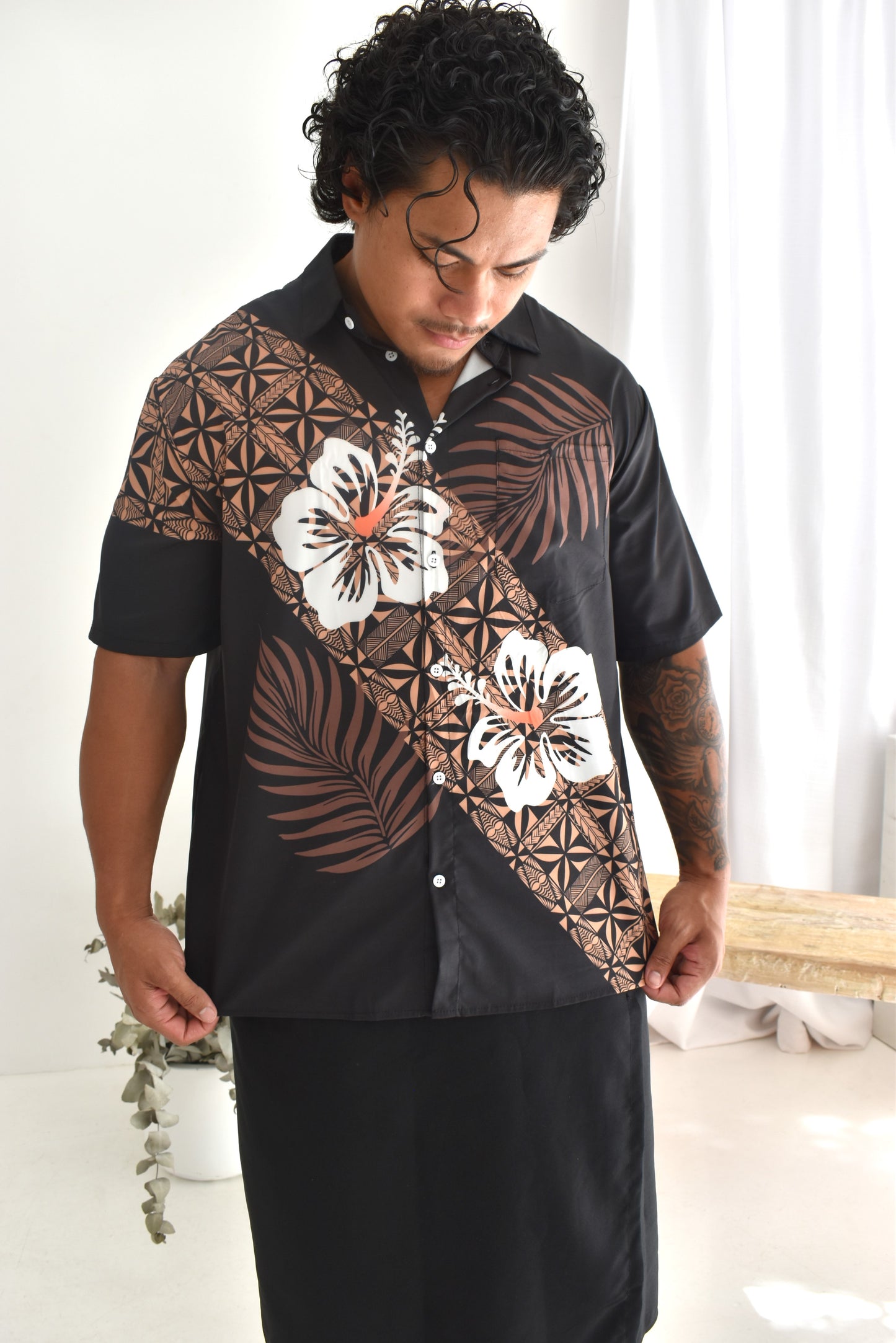 (PRE-ORDER) MENS SHIRT - COLLARED BUTTON UP - FLORAL BROWN & BLACK