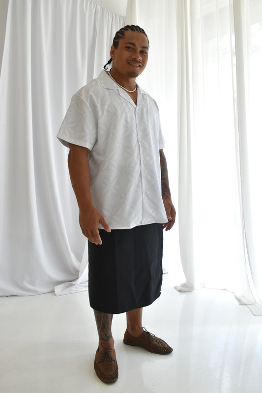 MALEKO MENS SHIRT - COLLARED BUTTON V NECK - WHITE