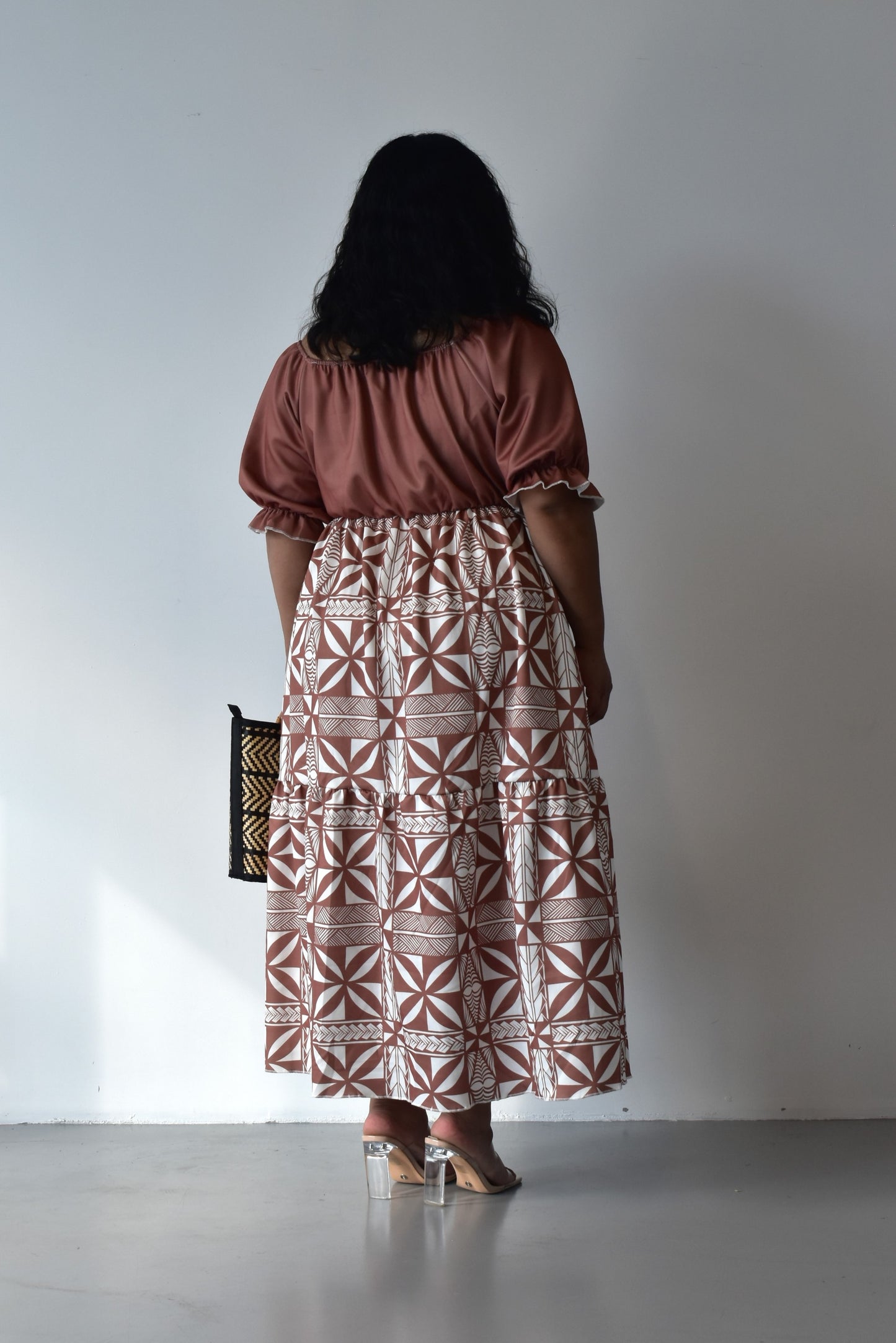 (PRE-ORDER) MIA FLOWY MAXI DRESS - BROWN & WHITE