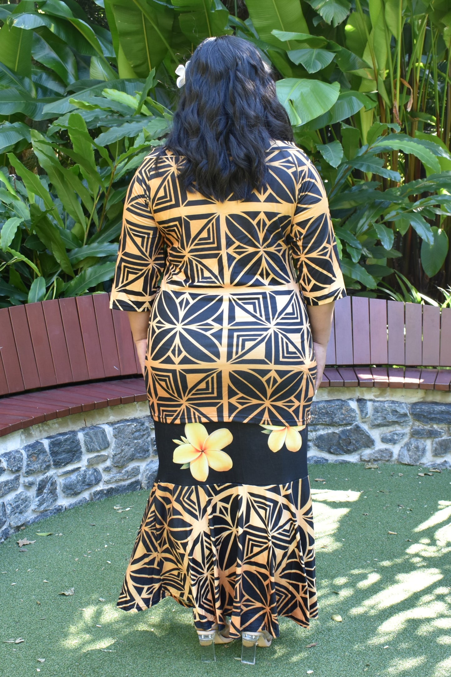 GOLD TIARE - PULETASI DRESS - BLACK & GOLD