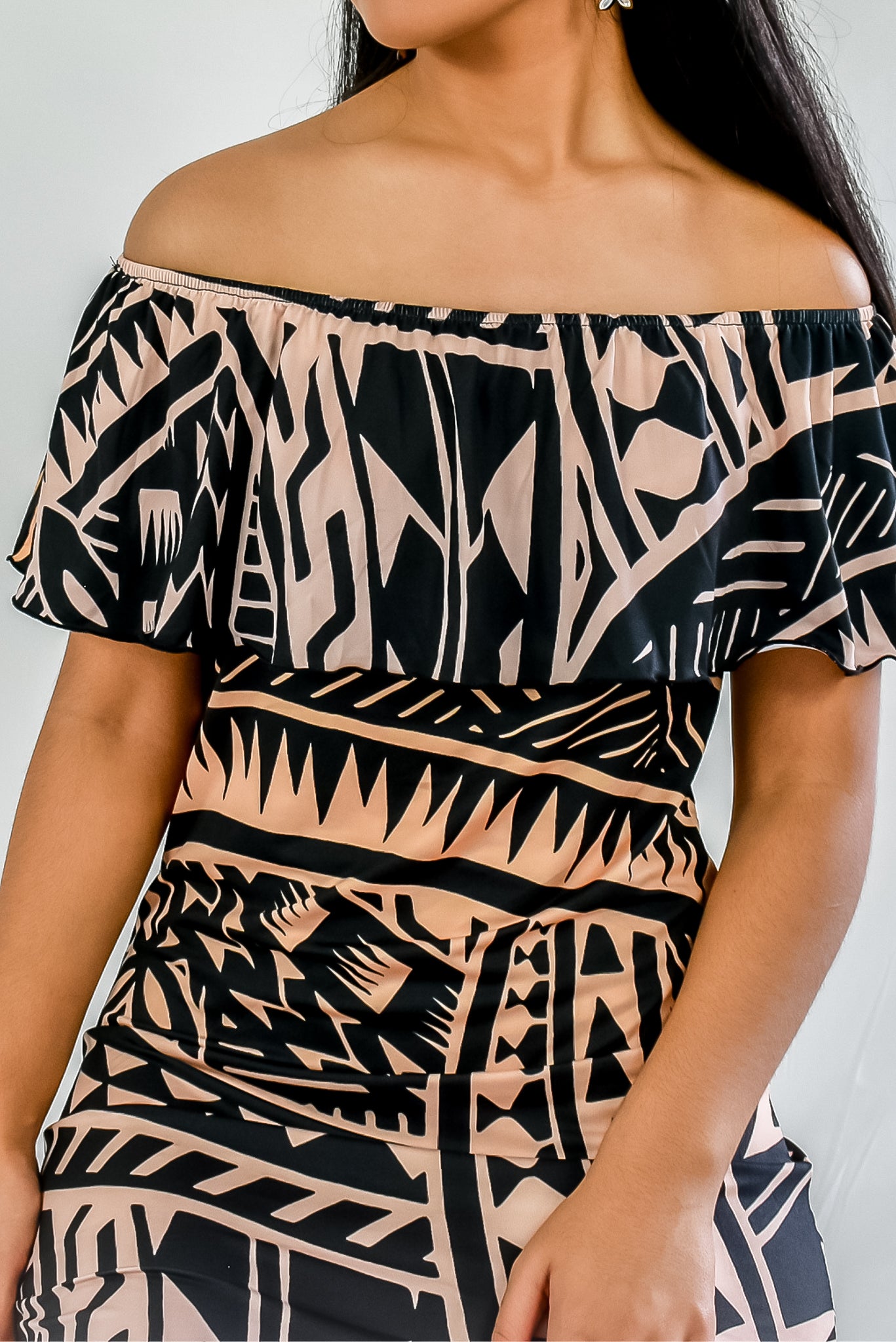 RIMA DRESS - OFF SHOULDER FRILL DESIGN - OMBRE GOLD AND BLACK