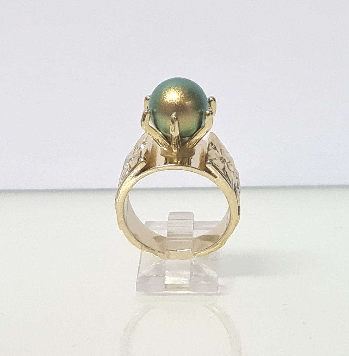 Crown pearl Ring with Customised Colour Selection