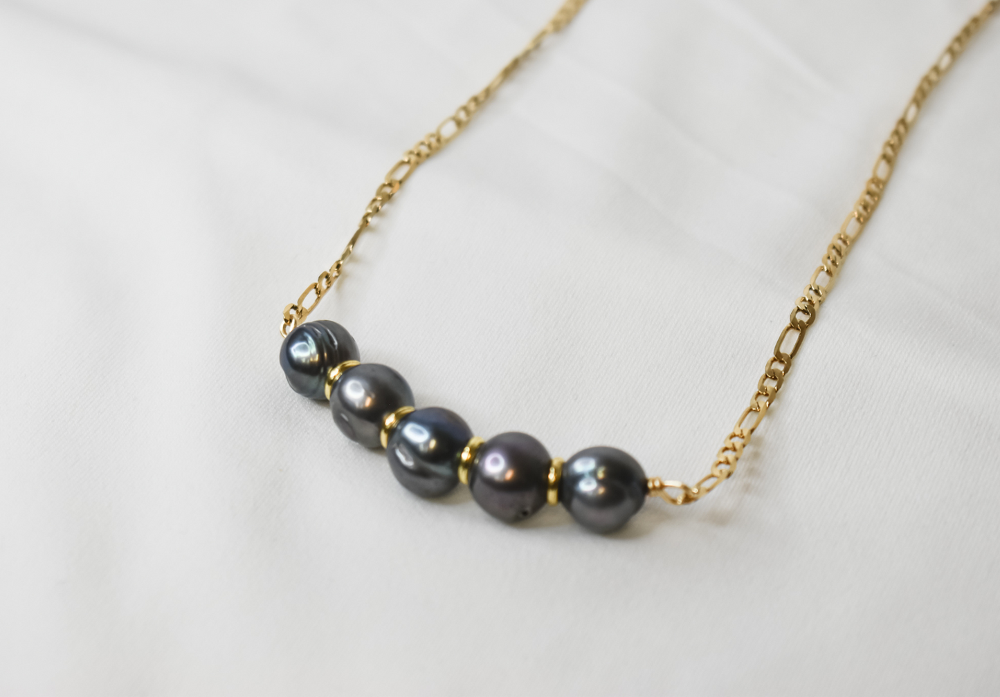 MARYA - NATURAL PEACOCK TONED PEARL NECKLACE (GOLDFILLED)