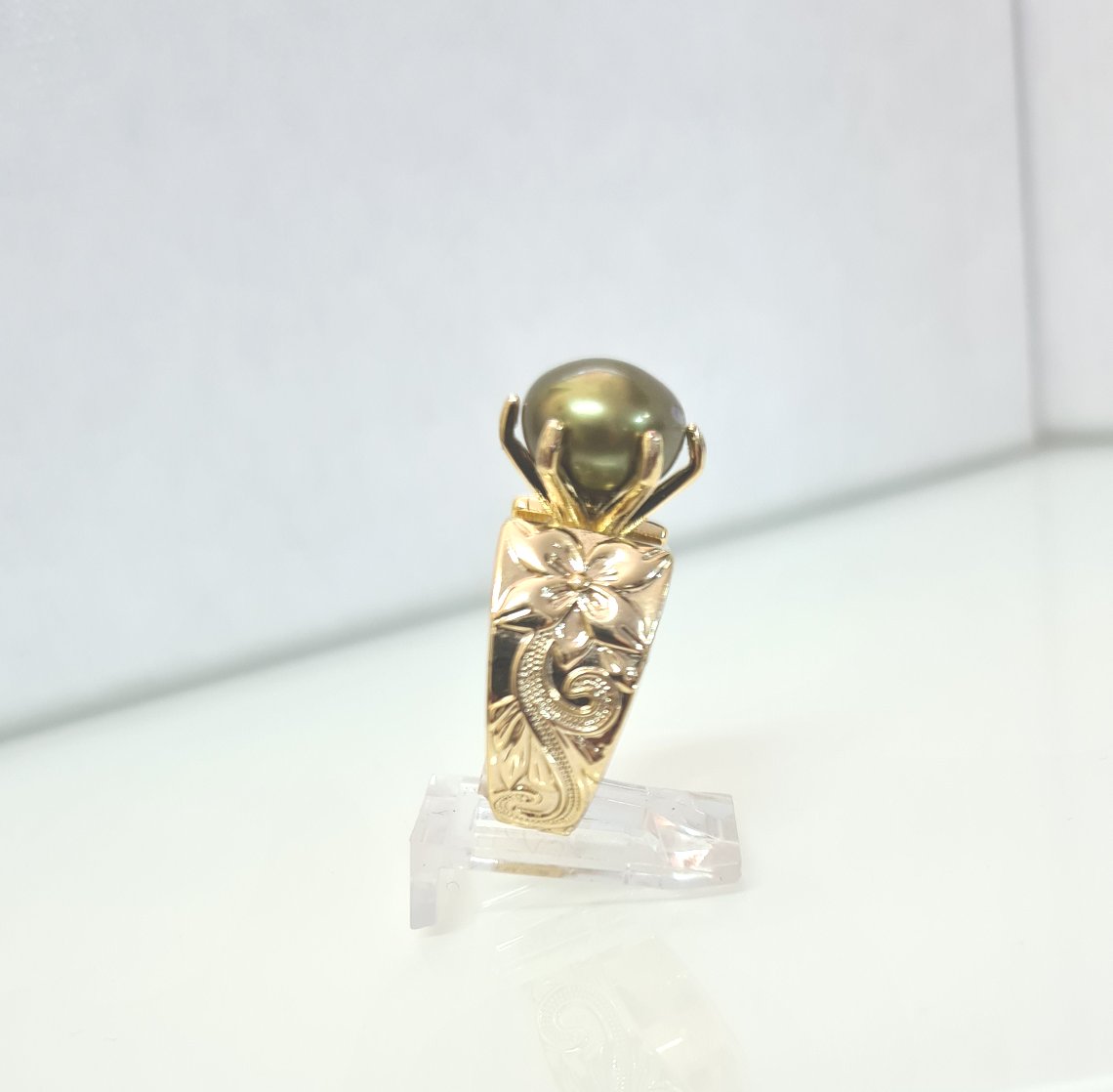 Green Lady-Natural Pistachio Pearl Ring