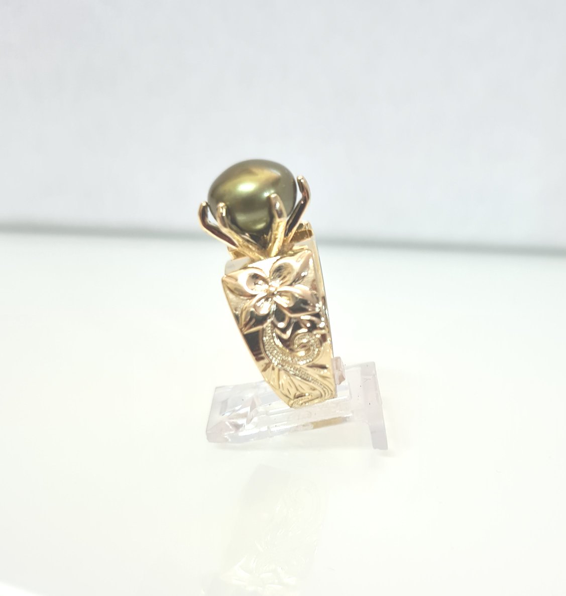 Green Lady-Natural Pistachio Pearl Ring