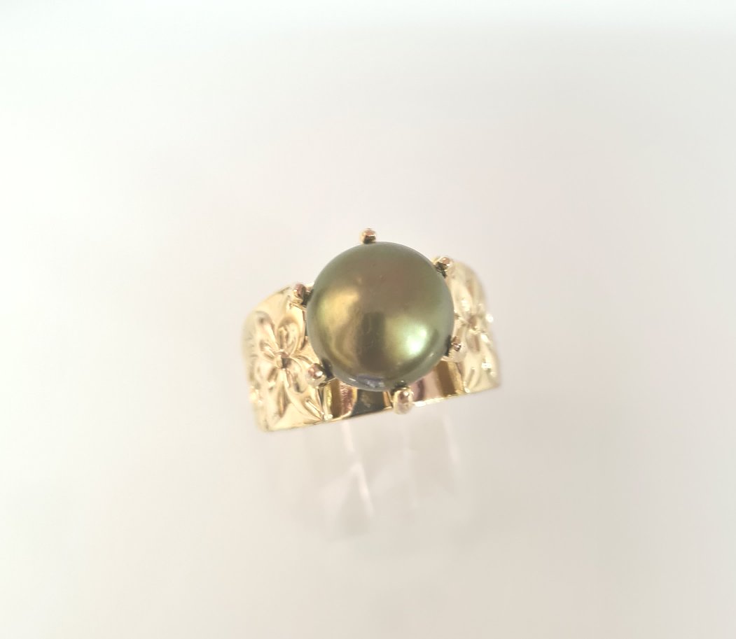 Green Lady-Natural Pistachio Pearl Ring