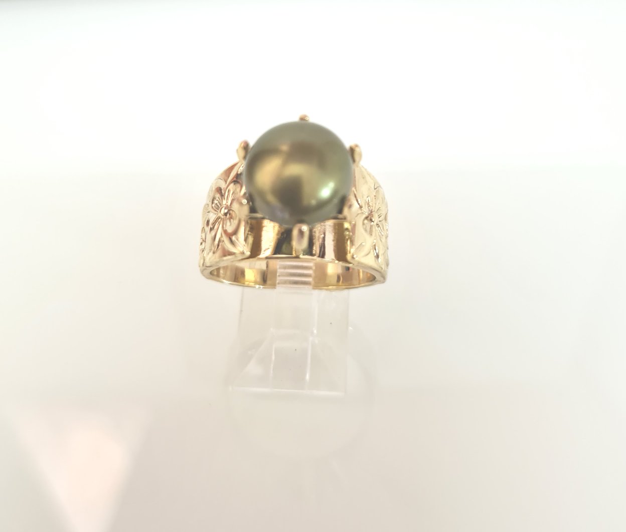 Green Lady-Natural Pistachio Pearl Ring