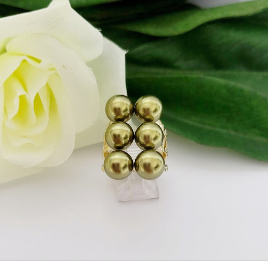 PISTACHIO - Premium Shell Pearl 6 Pearls Ring