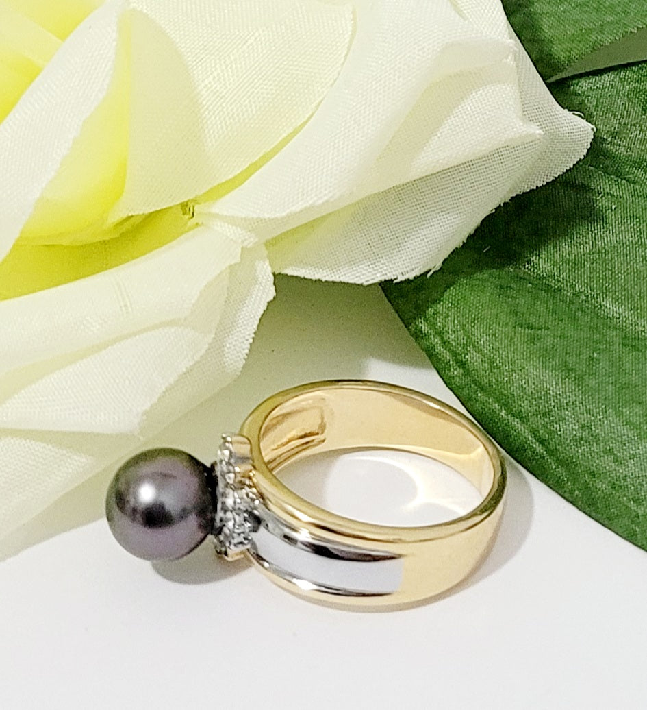 Te-Vaka-Gali: Authentic Tahitian Pearl Mounted on Gold filled ring