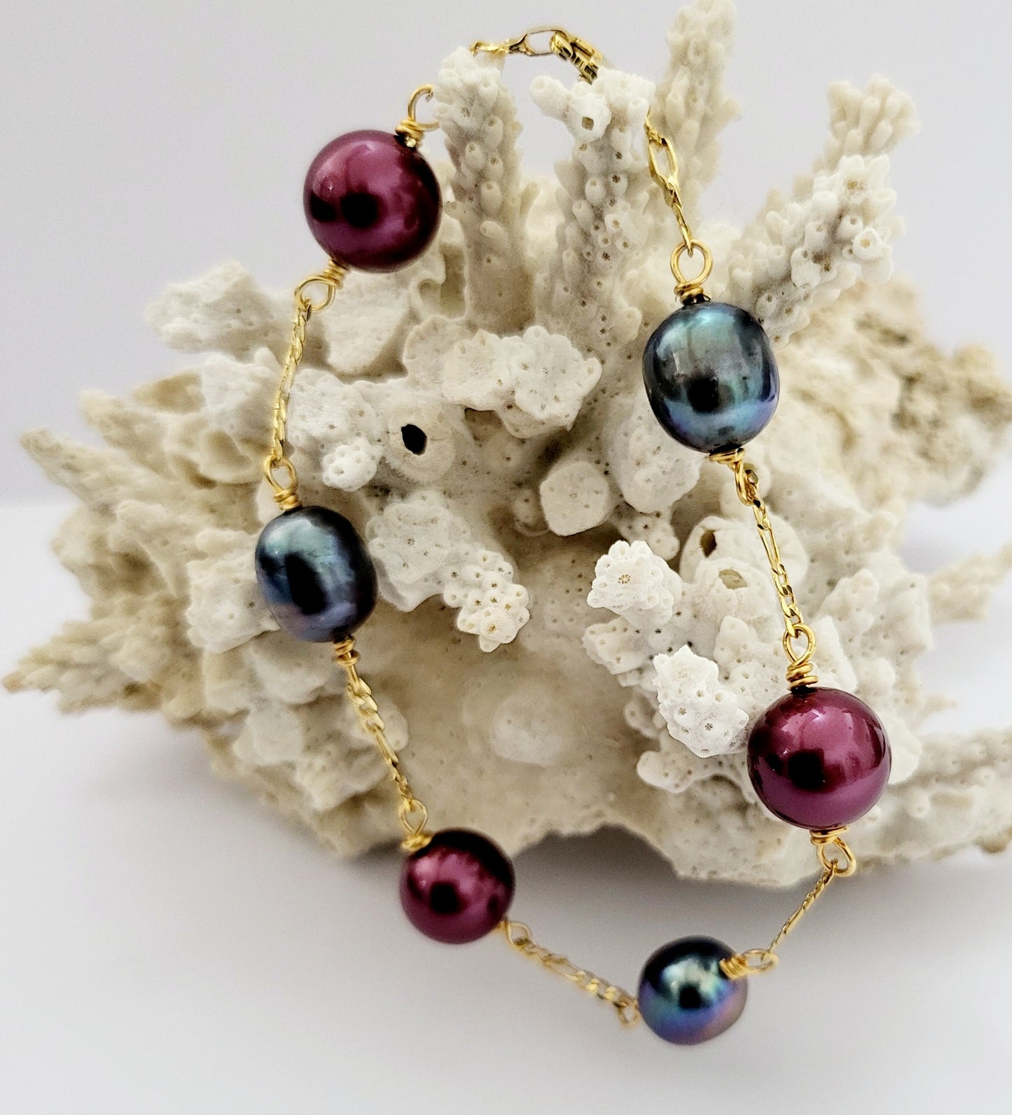 Taryo Bracelet - 12mm Black Tahitian and Purple Swarovski Pearls