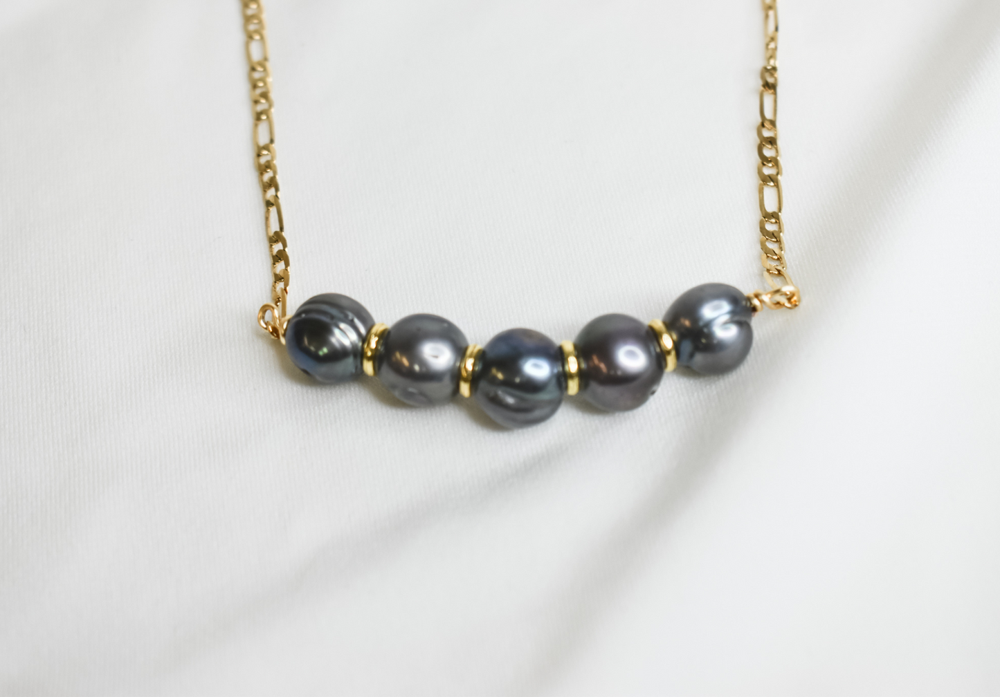 MARYA - NATURAL PEACOCK TONED PEARL NECKLACE (GOLDFILLED)
