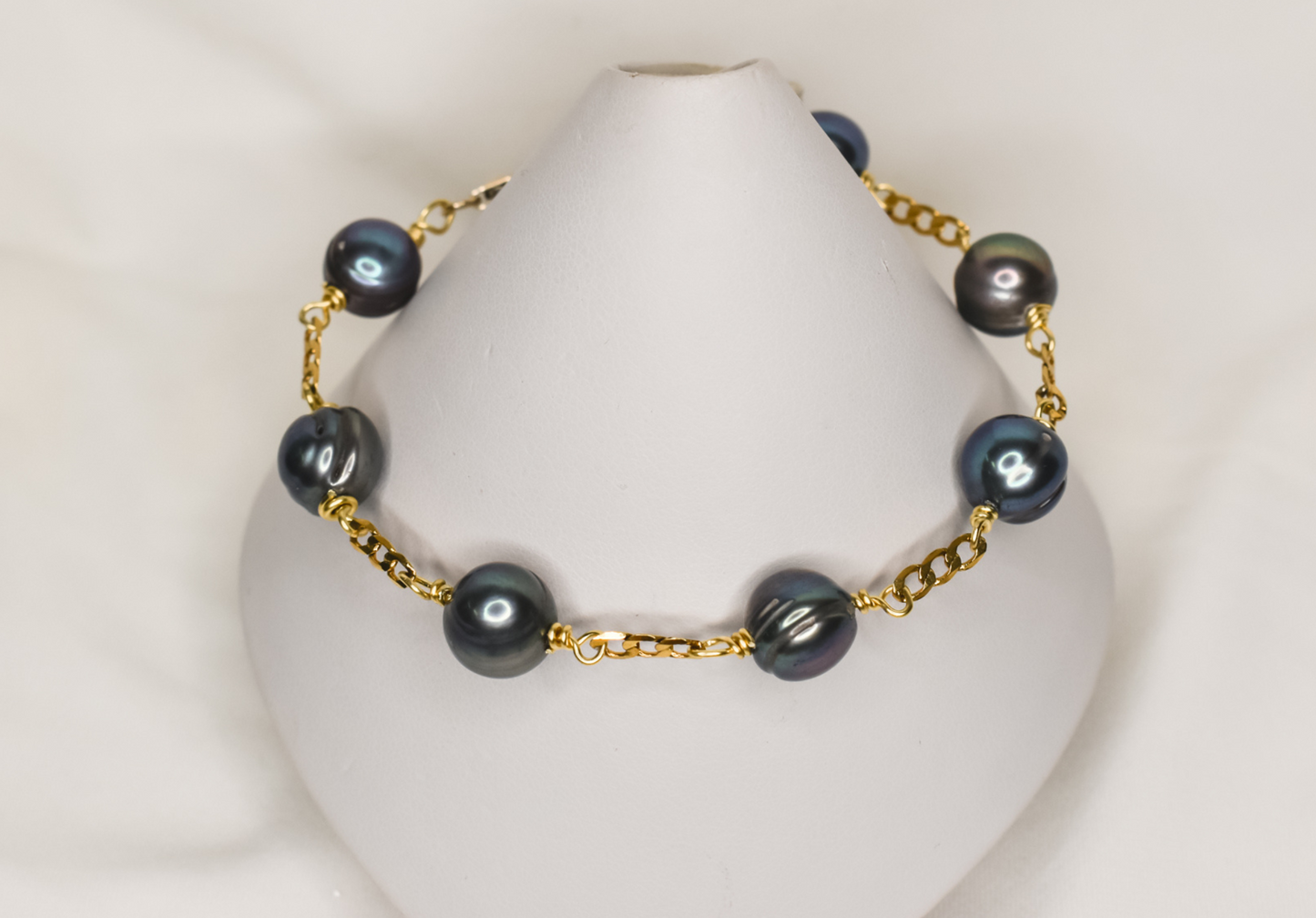 LEII - NATURAL BAROQUE BLUE-PEACOCK TONE PEARL BRACELET