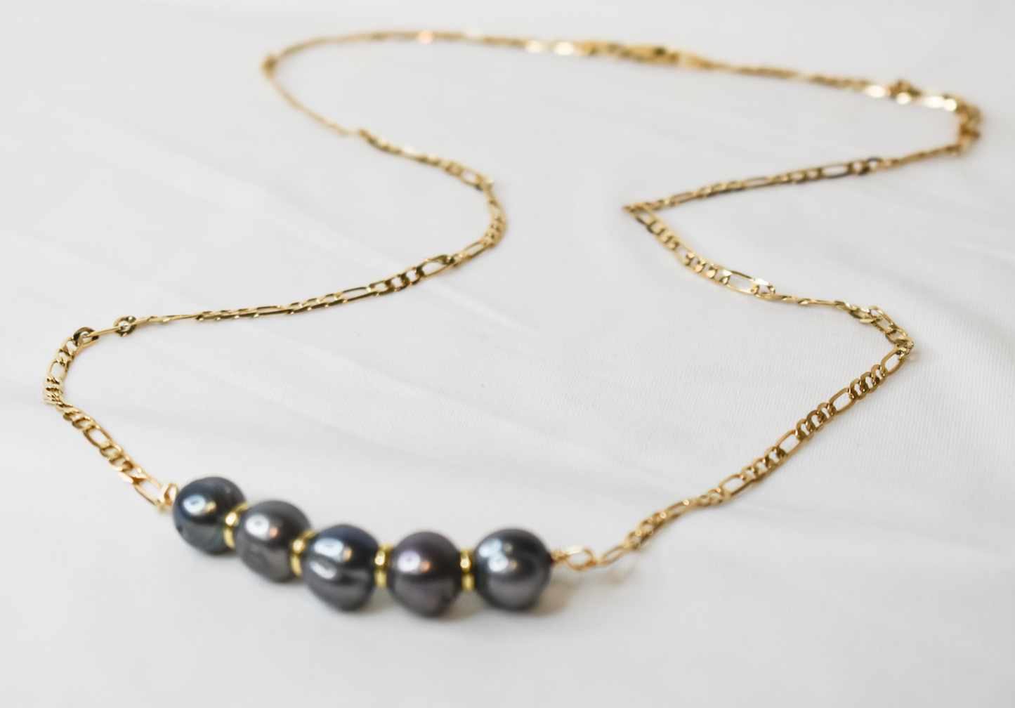 MARYA - NATURAL PEACOCK TONED PEARL NECKLACE (GOLDFILLED)