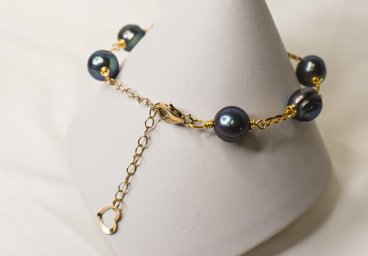 LEII - NATURAL BAROQUE BLUE-PEACOCK TONE PEARL BRACELET
