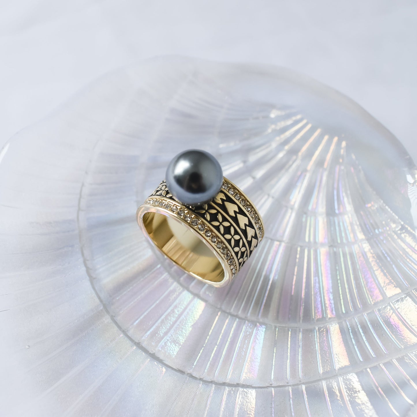 TEINA #1 - Black Pearl Tapa Design Ring