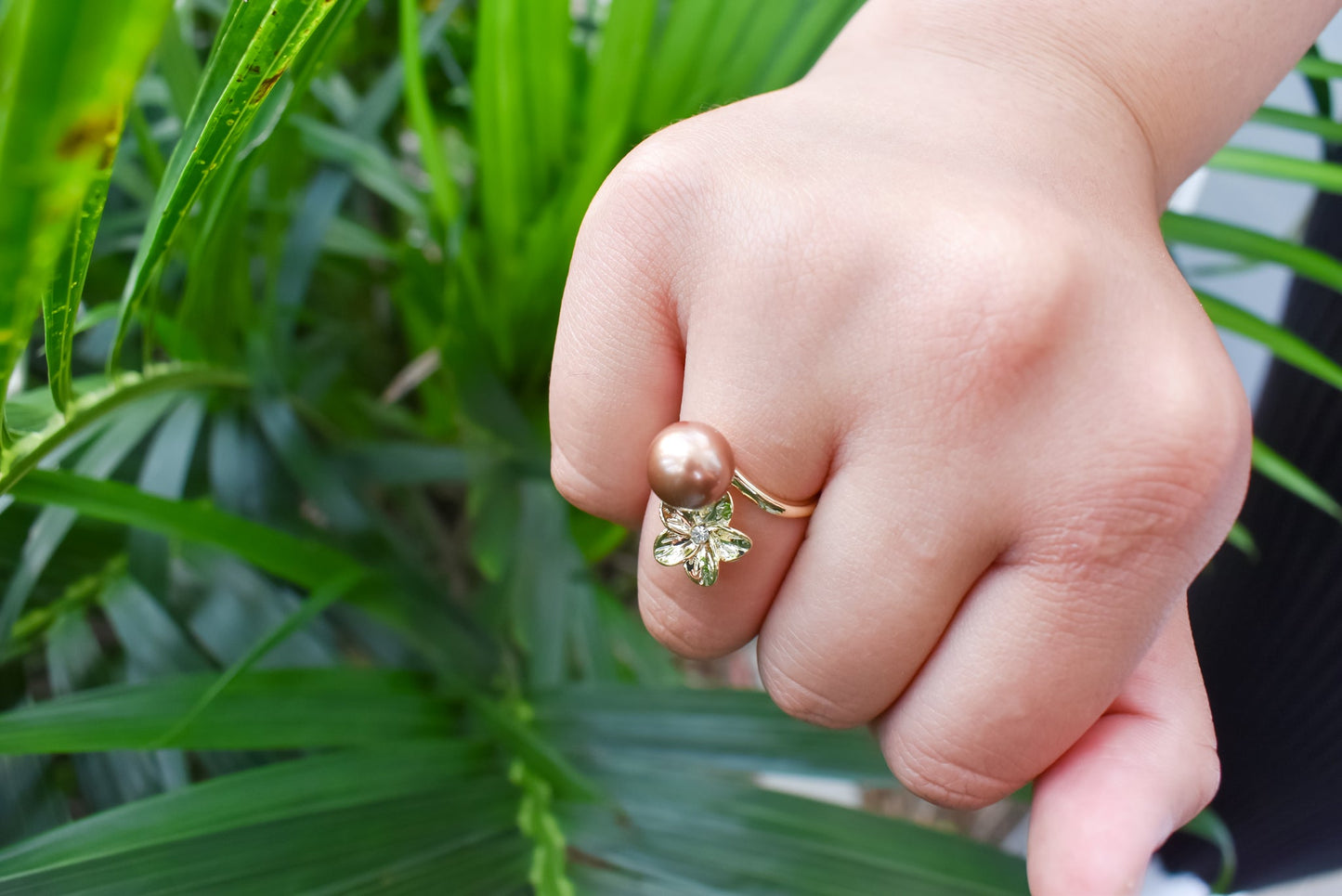 VAYLA - Plumeria Single Premium Shell Pearl Ring - MULTICOLOUR VARIETY - Adjustable