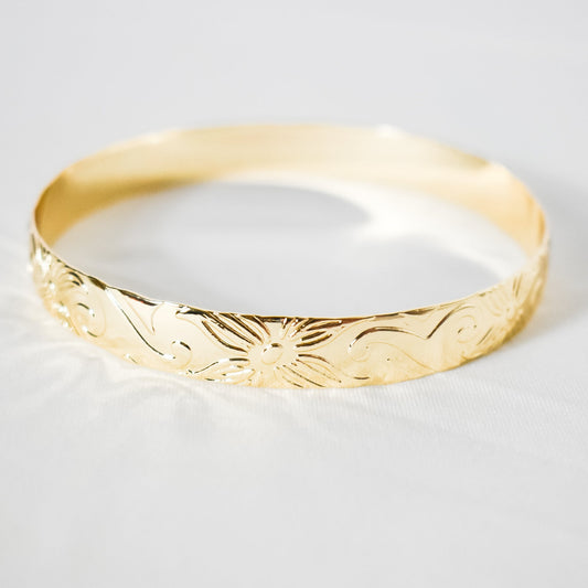 SINALEI - Brand New Island Style Tribal Pattern GOLDFILLED Bangle