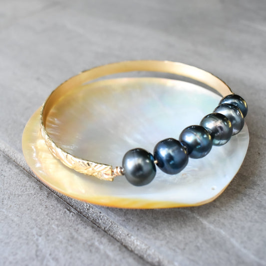 KELARA - 5 TAHITIAN BLACK PEARL BANGLE WITH FLORAL ENGRAVING