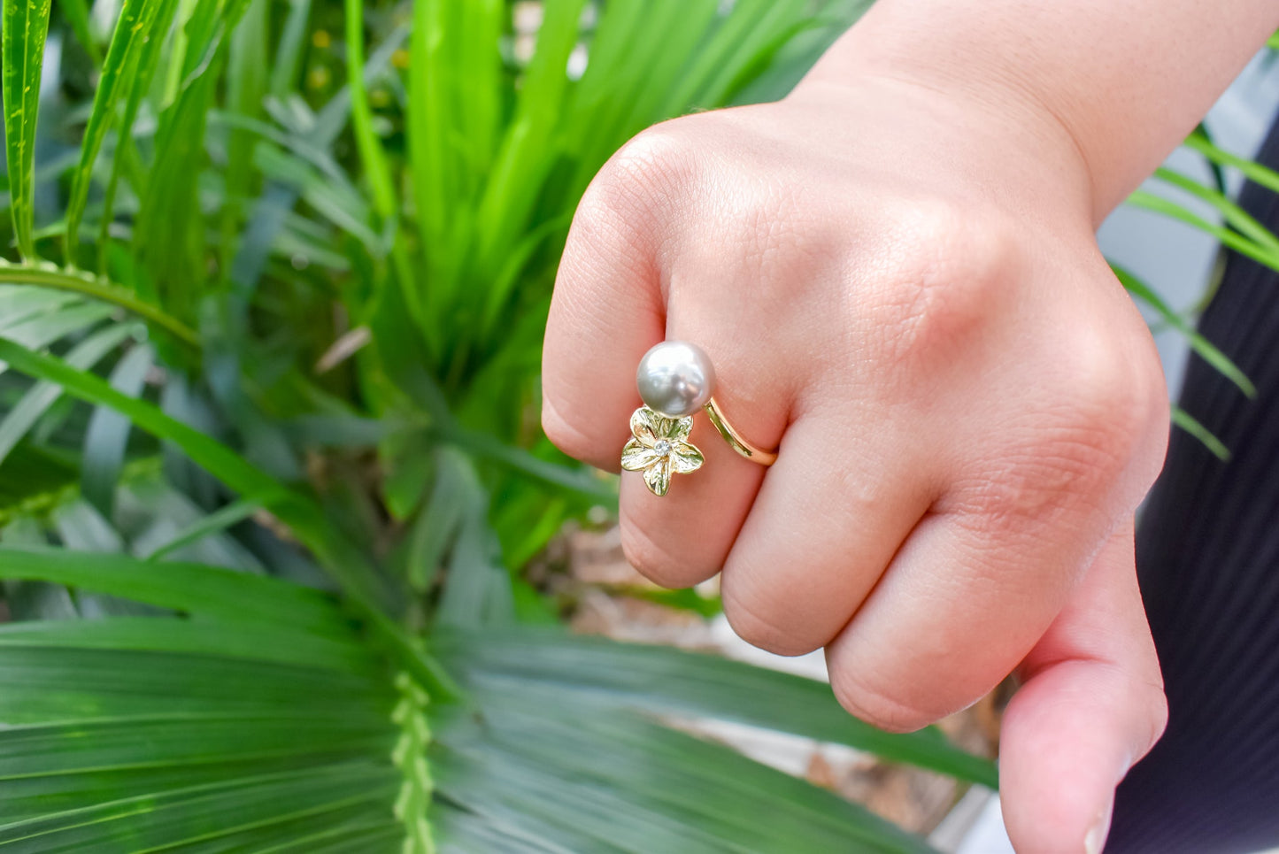 VAYLA - Plumeria Single Premium Shell Pearl Ring - MULTICOLOUR VARIETY - Adjustable