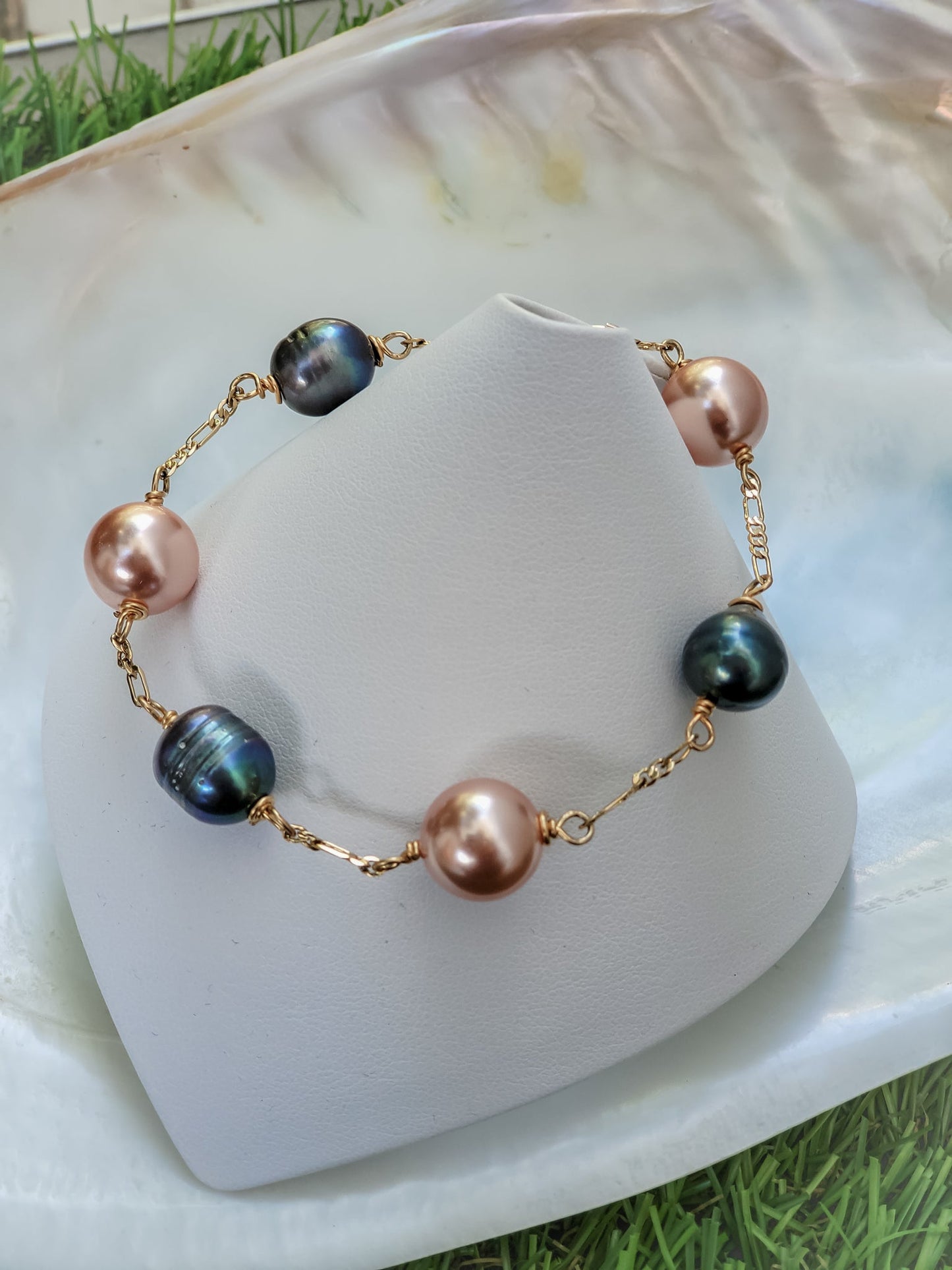 LAYLANI - Tahitian Pearl x Pink Swarovski Pearl Bracelet