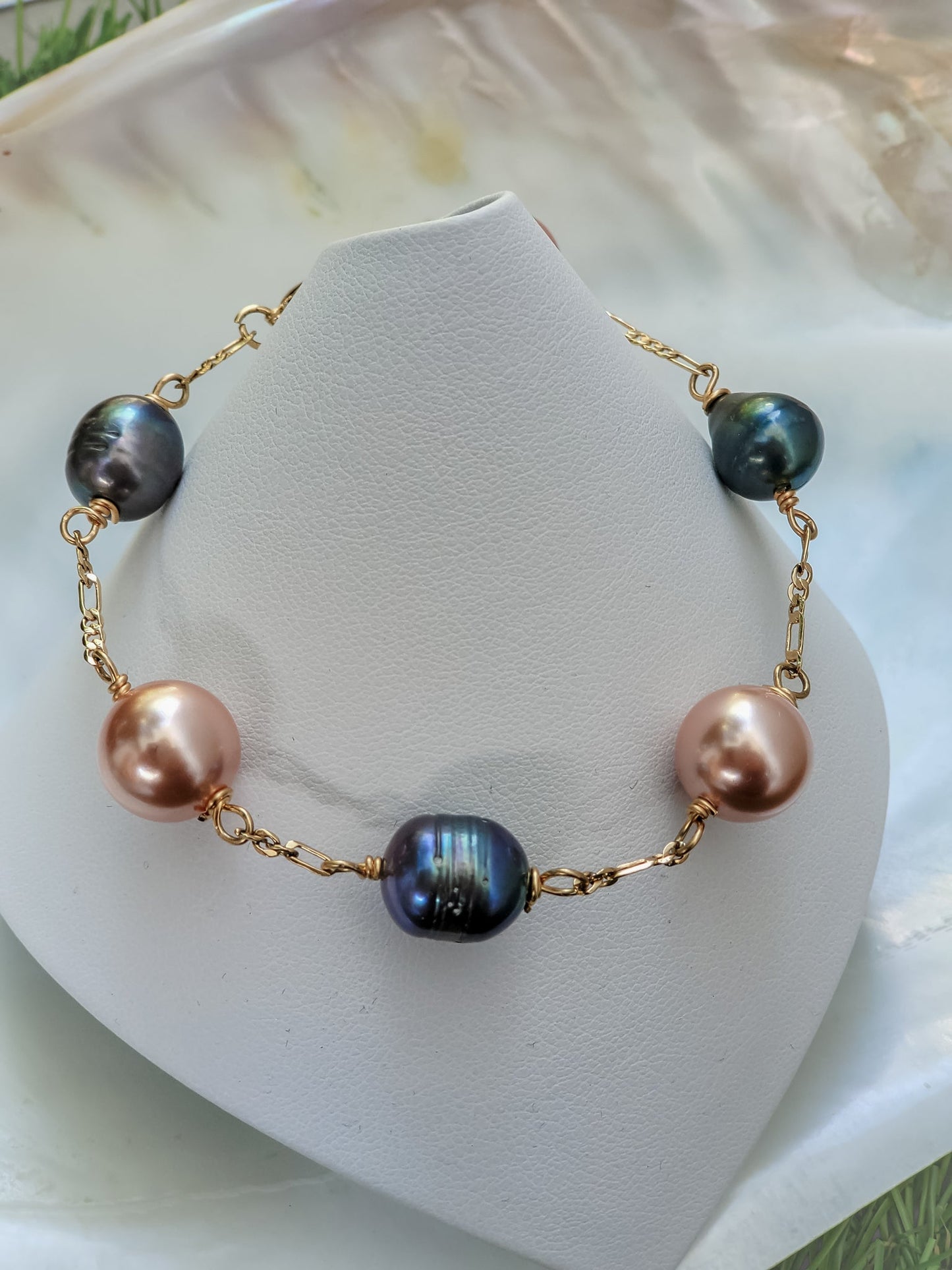LAYLANI - Tahitian Pearl x Pink Swarovski Pearl Bracelet