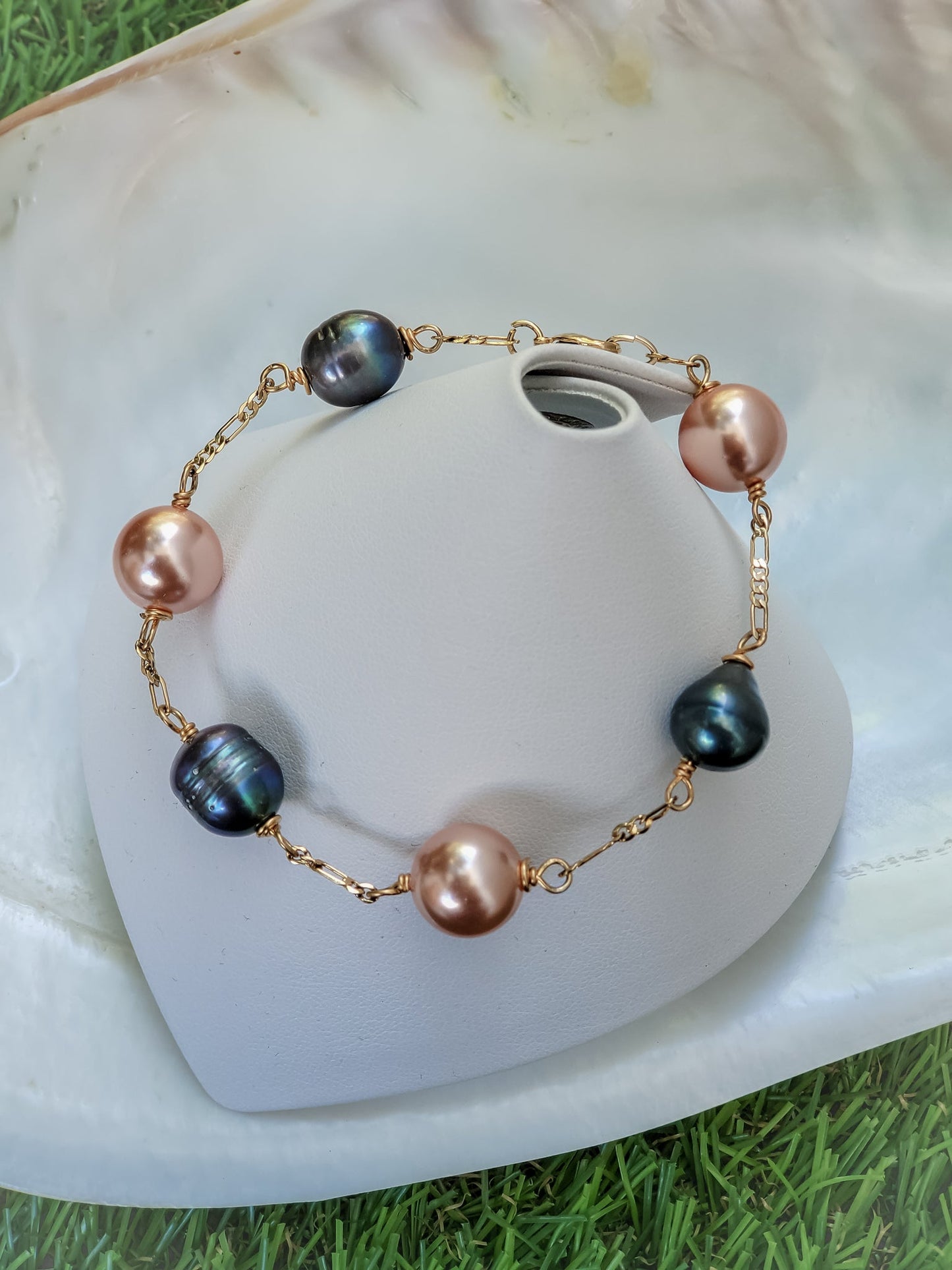 LAYLANI - Tahitian Pearl x Pink Swarovski Pearl Bracelet
