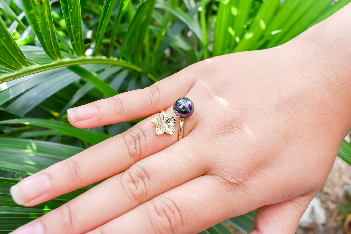 VAYLA - Plumeria Single Premium Shell Pearl Ring - MULTICOLOUR VARIETY - Adjustable