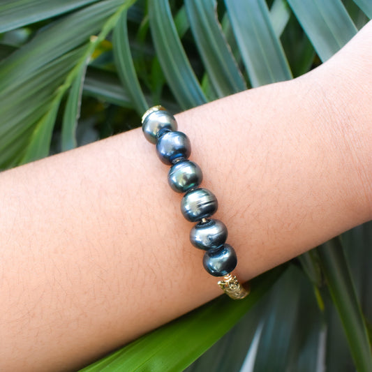 KELARA - 5 TAHITIAN BLACK PEARL BANGLE WITH FLORAL ENGRAVING