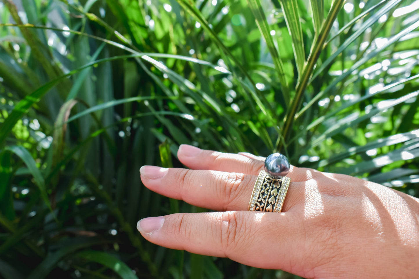 TEINA #1 - Black Pearl Tapa Design Ring