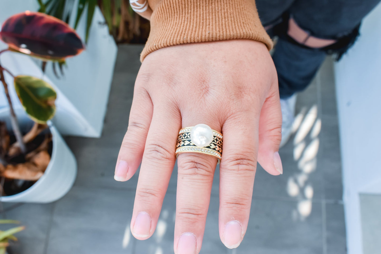 TEINA #2 - White Pearl Tapa Design Ring