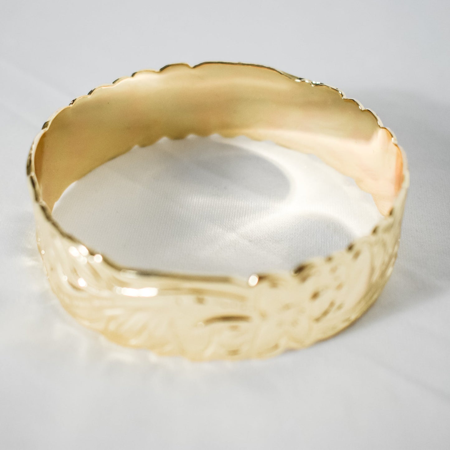 Sinavai - Brand New Island Style Tribal Pattern Gold-Filled Bangle