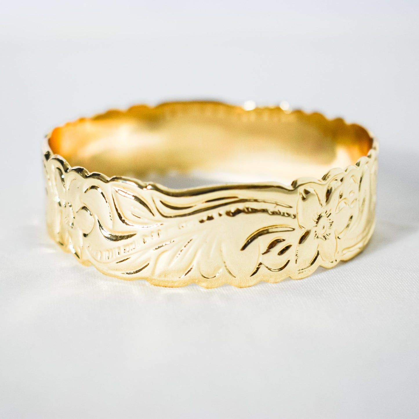 Sinavai - Brand New Island Style Tribal Pattern Gold-Filled Bangle