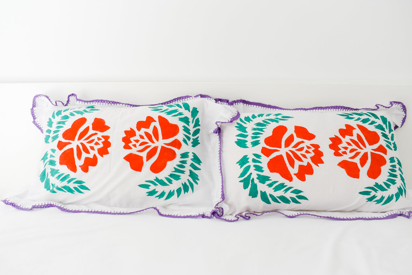 RED ROSA - PURPLE FRILL PILLOWCASE SET